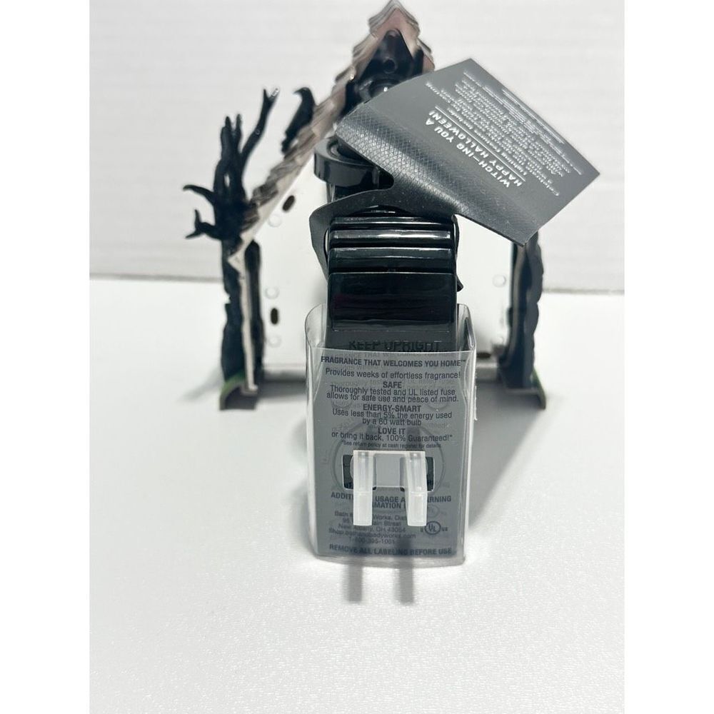 Bath & Body Works Halloween 2022 With Cottage Night Light Projector Wallflower - Picture 5 of 8